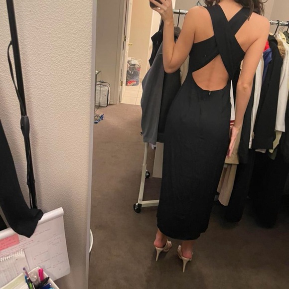 Chic Black Maxi Dress with Side Slit and cross open back - Picture 4 of 4